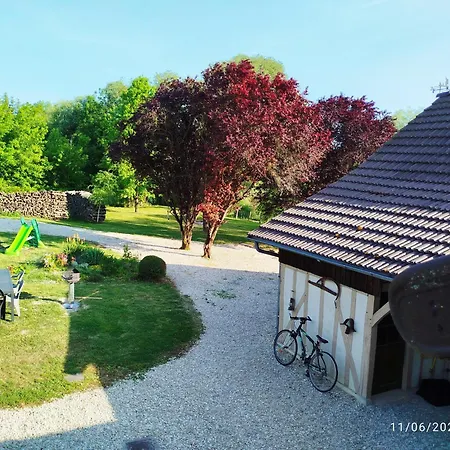 Les Pieds Dans L'aube Feriehus *